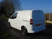 Usado Ford Transit Sport 100 HP (73 kW) 2018 Branco Van