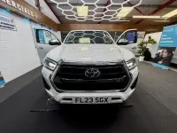 Used Toyota HiLux Luxury 150 HP (110 kW) 2023 White Pickup