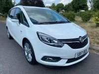 Used Vauxhall Zafira Tourer SRi 140 HP (102 kW) 2017 White MPV