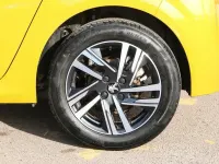Used Peugeot 208 Active+ 74 HP (54 kW) 2023 Yellow Hatchback
