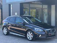 Begagnad Volvo V40 2013 Svart Halvkombi