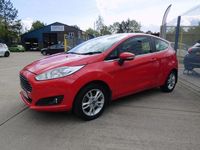 Used Ford Fiesta Zetec 82 HP (60 kW) 2014 Red Hatchback