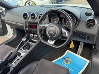 Used Audi TT Roadster Sport 160 HP (117 kW) 2013 White Cabriolet