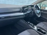 Second-hand VW Golf VIII Style 150 CP (110 kW) 2023 Albastru