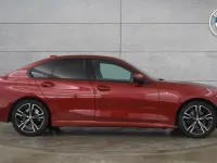 Usado BMW 320 M Sport 181 CV (133 kW) 2025 Rojo Berlina