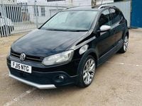 Begagnad VW Polo Cross 2015 Svart Halvkombi