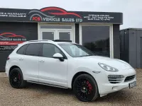 Used Porsche Cayenne 245 HP (180 kW) 2012 White SUV