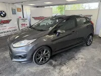 Usado Ford Fiesta ST-Line 100 HP (73 kW) 2017 Cinzento Citadino