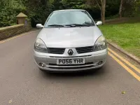 Usado Renault Clio II Campus 2006 Prateado Citadino