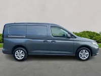Usado VW Caddy Pro 102 HP (75 kW) 2025 Cinzento Monovolume