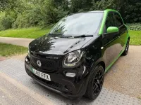 Used Smart ForFour Electric Drive Premium 60 kW (82 HP) 2017 Black Hatchback