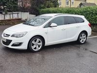 Used Vauxhall Astra SRi 2014 White Estate