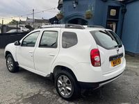 Second-hand Dacia Duster Lauréate 110 CP (80 kW) 2015 Alb SUV