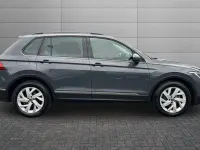 Usado VW Tiguan Life 150 HP (110 kW) 2023 Cinzento SUV