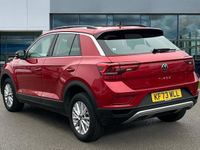 Used VW T-Roc Life 150 HP (110 kW) 2023 Red SUV