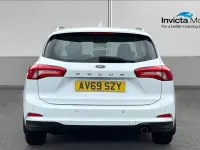 Begagnad Ford Focus Zetec 120 HK (88 kW) 2019 Vit Kombi