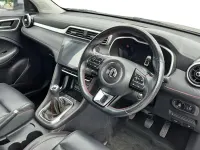 Usado MG ZS Exclusive 106 HP (77 kW) 2021 Prateado SUV