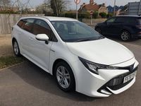 Used Toyota Corolla 122 HP (89 kW) 2020 White Estate