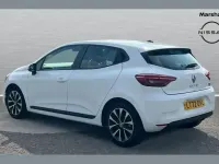 Used Renault Clio Iconic 138 HP (101 kW) 2022 White Hatchback