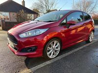 Used Ford Fiesta Zetec 125 HP (91 kW) 2015 Red Hatchback