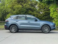 Used Porsche Cayenne 440 HP (323 kW) 2018 Blue SUV