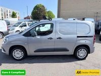 Używany Vauxhall Combo Sportive 100 KM (73 kW) 2019 Szary Minivan