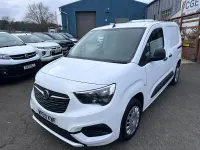 Used Vauxhall Combo Sportive 100 HP (73 kW) 2019 White Van