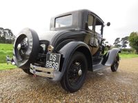 Begagnad Ford Model A 1991 Svart Sedan