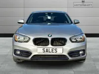 Usado BMW 118 Sport Line 150 CV (110 kW) 2017 Plateado Utilitario