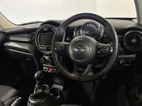 Used Mini Cooper Hatch 134 HP (98 kW) 2017 Red Hatchback