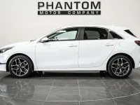 Usado Kia Ceed 158 HP (116 kW) 2022 Branco Citadino