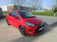 Begagnad Toyota Yaris Sport 99 HK (72 kW) 2014 Röd Halvkombi