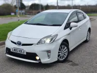 Used Toyota Prius 2015 White Hatchback