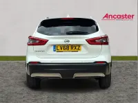 Used Nissan Qashqai N-Connecta 160 HP (117 kW) 2018 White SUV