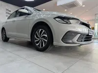 Begagnad VW Polo Life 2023 Grå Halvkombi