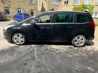 Używany Peugeot 5008 112 KM (82 kW) 2011 Czarny Minivan