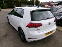 Used VW Golf VII SE 2019 White Hatchback