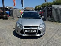 Begagnad Ford Focus Titanium 2012 Silver Halvkombi