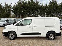 Begagnad Vauxhall Combo Sportive 100 HK (73 kW) 2020 Vit Minibuss