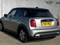 Usado Mini Cooper Classic 136 HP (100 kW) 2023 Prateado Citadino