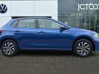 Usado VW Polo Life 80 CV (58 kW) 2024 Azul Utilitario
