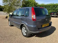 Used Ford Fusion Zetec 80 HP (58 kW) 2012 Blue Hatchback