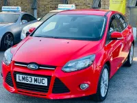 Used Ford Focus Zetec 125 HP (91 kW) 2013 Red Hatchback