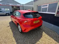 Used Ford Focus Zetec 120 HP (88 kW) 2019 Red Hatchback