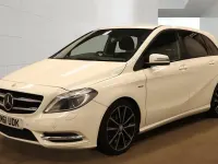 Used Mercedes B180 2011 White Hatchback