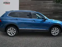Usado VW Tiguan Allspace Match 150 HP (110 kW) 2019 Azul SUV