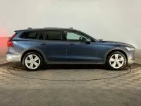 Used Volvo V60 CC 190 HP (139 kW) 2018 Blue Estate