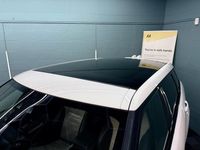 Used Land Rover Range Rover evoque HSE Dynamic 2016 White Estate