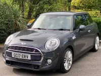 Usado Mini Cooper S Hatch 2017 Cinzento Citadino