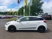Used Hyundai i20 Premium 84 HP (61 kW) 2017 White Hatchback